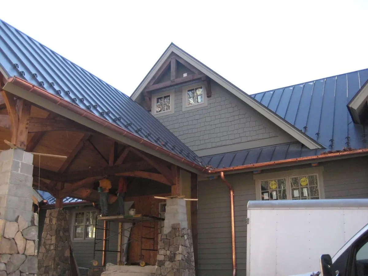 Craftsman Roofing team delivering quality roofing work in Nuestro Barrio